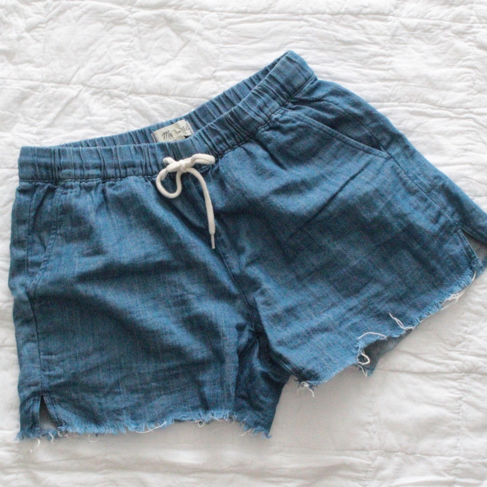 Madewell Chambray Raw-Hem Pull-On Shorts | XS